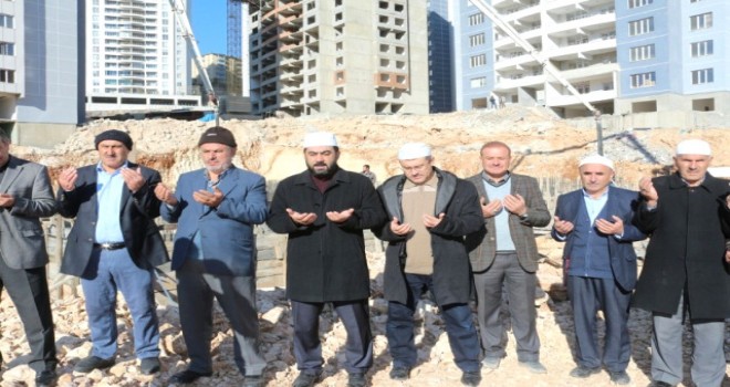 Mardin'de Cami Temeli Dualarla Atıldı