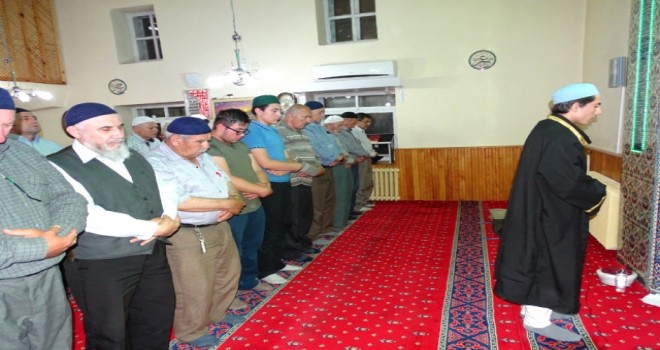 Genç Hafızlardan Hisarcık'ta Hatimle Teravih
