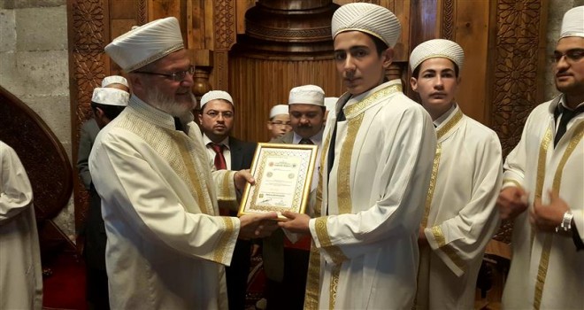 Aksaray Laleli Kuran Kursu Öğrencileri Hafızlığını Tamamladı