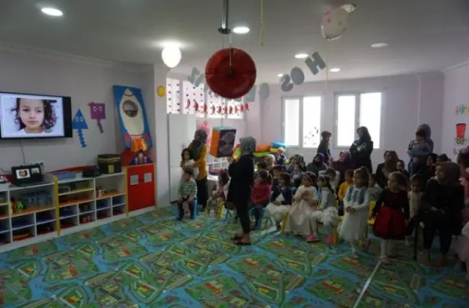 Miniklerin 'taç' heyecanı