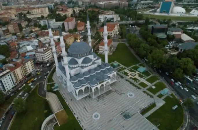 10.04.2020 Cuma Namazı Melike Hatun Camii'nde Kılındı
