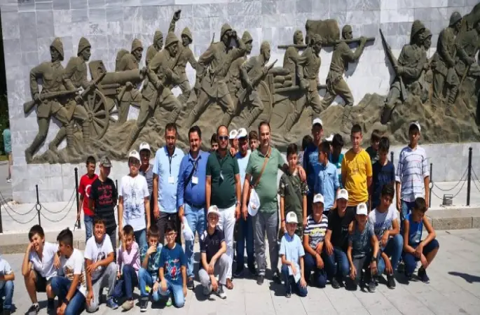 Akhisar Müftülüğü Başarılı Öğrencileri Çanakkale gezisi ile ödüllendirildi