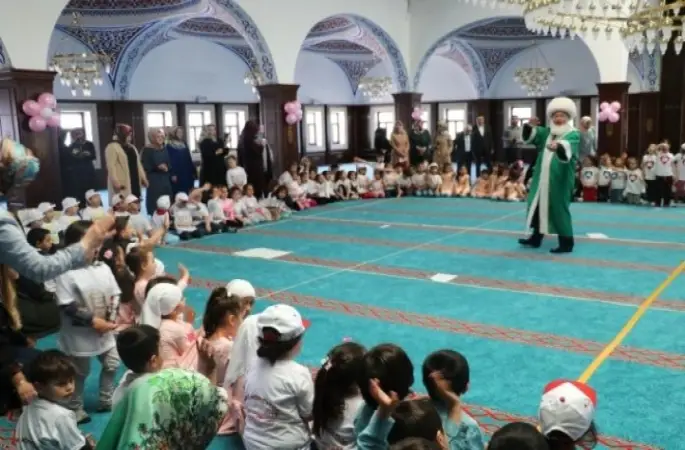 4-6 Yaş Arası Kur-an Kursu Talebelerinin Yıl Sonu Şenliği