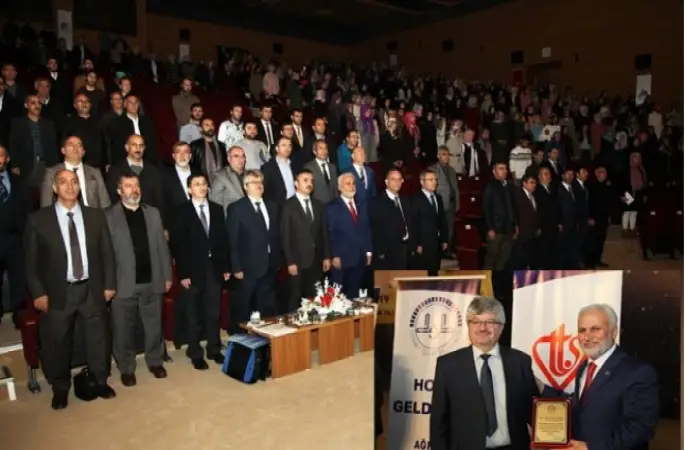 Ağrı'da “Peygamberimiz Ve Gençlik” Konulu Panel Düzenlendi