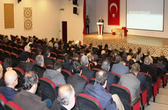 Osmaniye'de Ergenlik Psikolojisi Ve Yaklaşımlar Semineri