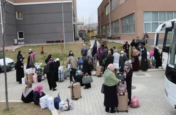 Umrecilere Ateş Düşürücü İlaç Verildi İddiasına Diyanetten Yanıt.