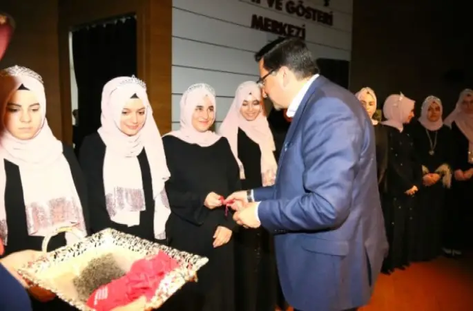 Keçiören'de Hafizeler Taçlandı