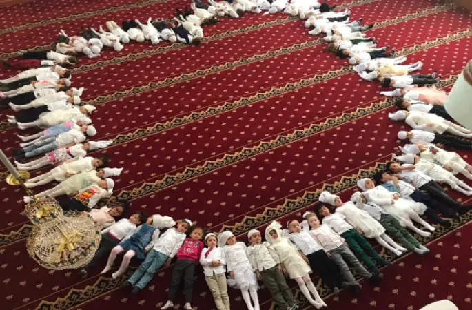 Rize’de 4-6 Yaş Kur`an Kursu Çocuklarının Mevlid Etkinliği Göz Doldurdu