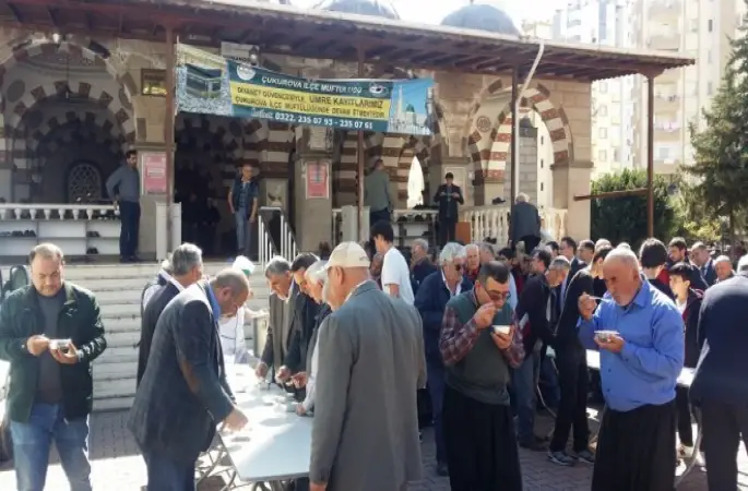 Çukurova’da Afrin Şehitleri İçin Aşure Dağıtıldı