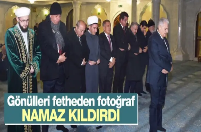 Başbakan Binali Yıldırım namaz kıldırdı