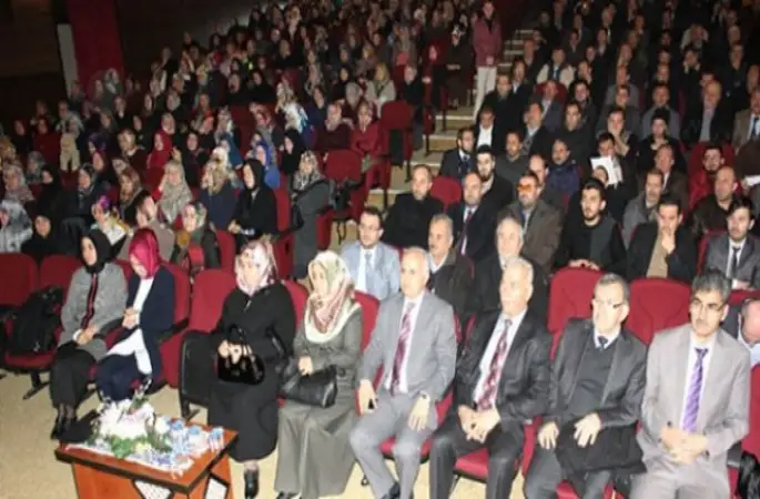 Kütahya'da “Aile İçi İletişim ve Çözüm Odaklı Yaklaşımlar” konulu konferans düzenlendi.