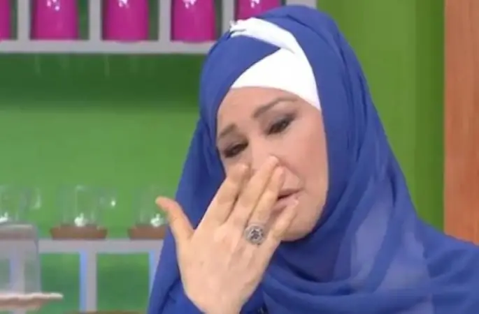 Ünlü Türkücü Rüya Gördü Tesettüre Girdi!