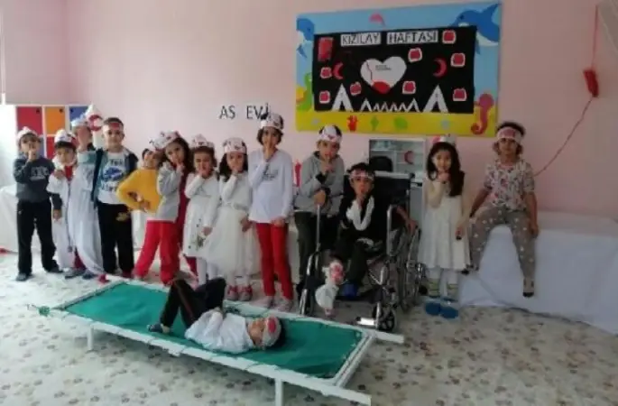 İslahiyeli minikler Kızılay Haftası'nı kutladı