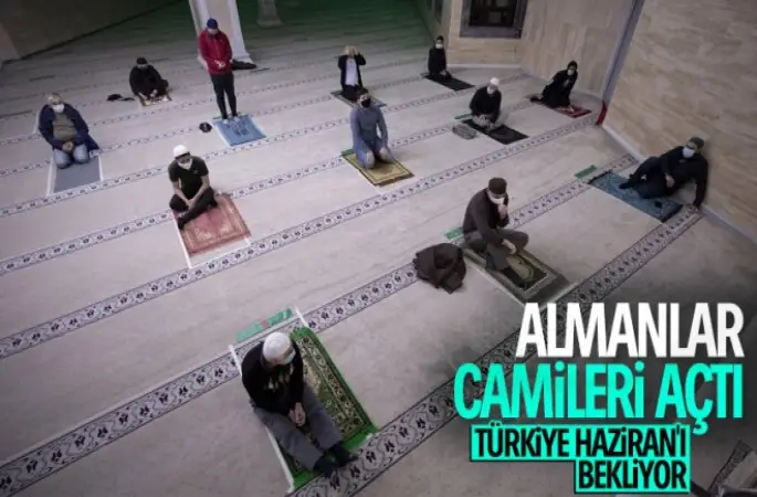 Camiler ibadete açıldı