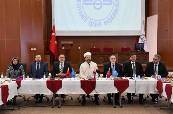 Erbaş, Başkanlığın üst düzey yöneticileriyle bir araya geldi