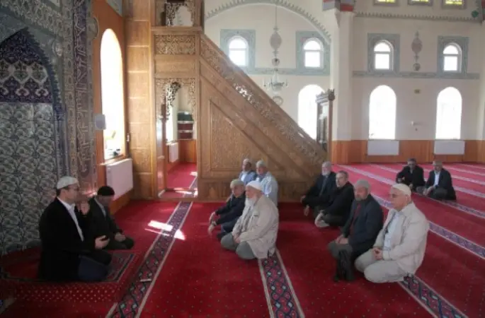 Umre Kafilesi Dualarla Uğurlandı