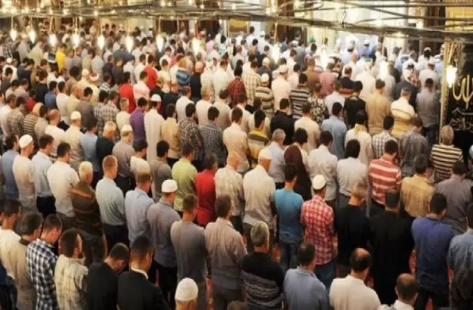 Çok özlediğimiz teravih namazını pazar günü kılacağız inşallah