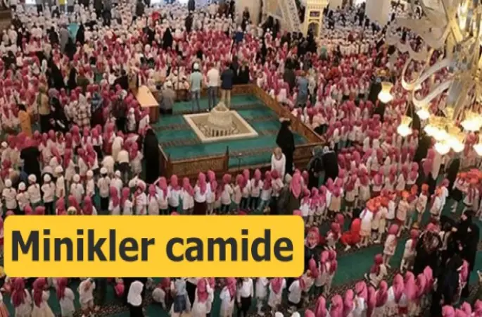 Minik namazda buluştu