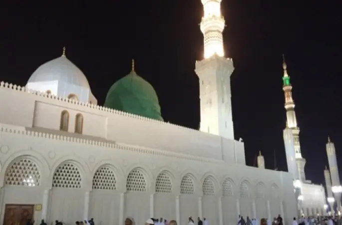 Hacı adayları, Medine'deki kutsal mekanları ziyaret ediyor