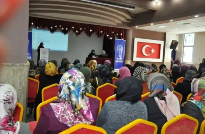 İslahiye'de Kadınlar Günü Konferansı