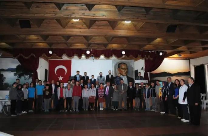 Siyer-i Nebi Bilgi Yarışmasının Galibi Sarıidris Ortaokulu Oldu...