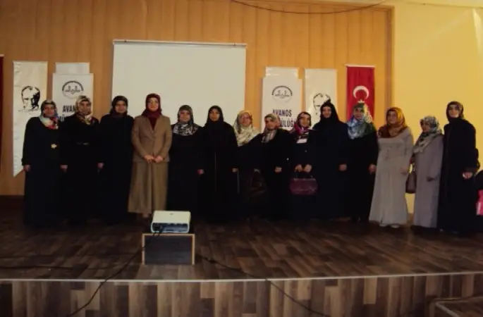 Avonos Müftülüğünden Kadın Olmak konulu konferans