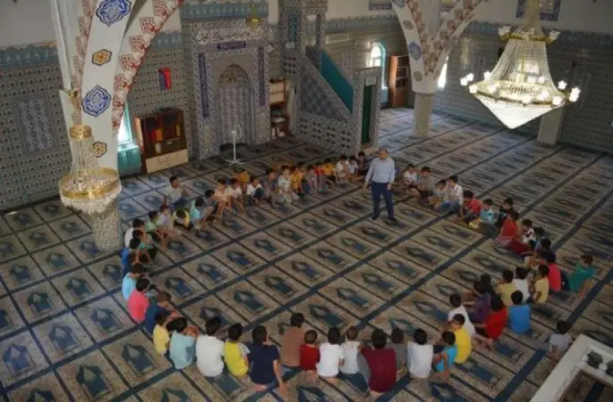 Yaz Kur'an kursları tüm güzellikleriyle devam ediyor