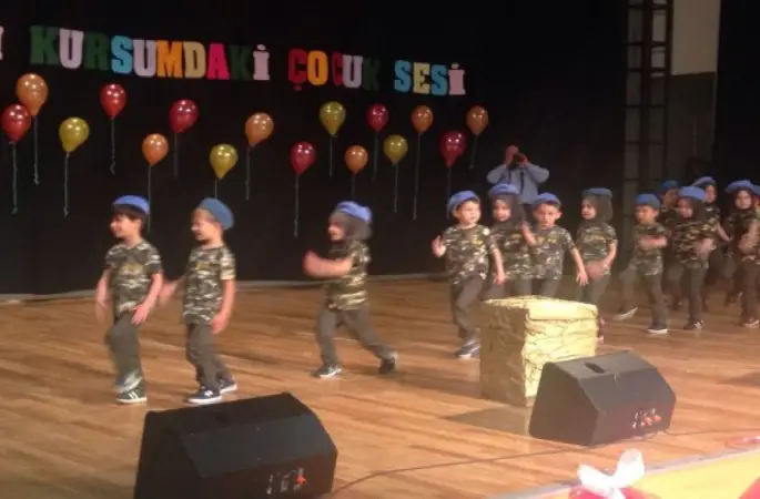 4-6 Yaş Grubundan Görkemli Yıl Sonu