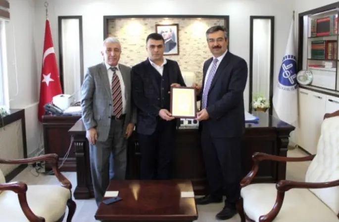 Hayırsever Batmanlı Dükkanlarını Diyanet'e Vakfetti