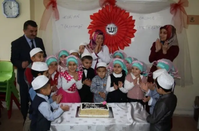 Süper Kuran Okuyan  Çocuklar İçin Tören Düzenlendi