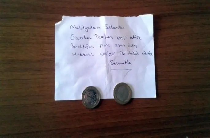 Camide Şarj ettiği telefon için 2 TL bıraktı