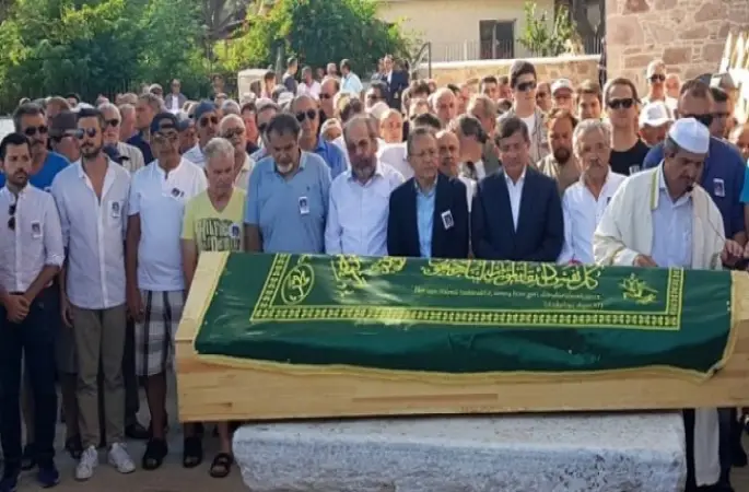 Eski Başbakan Davutoğlu’nun acı günü