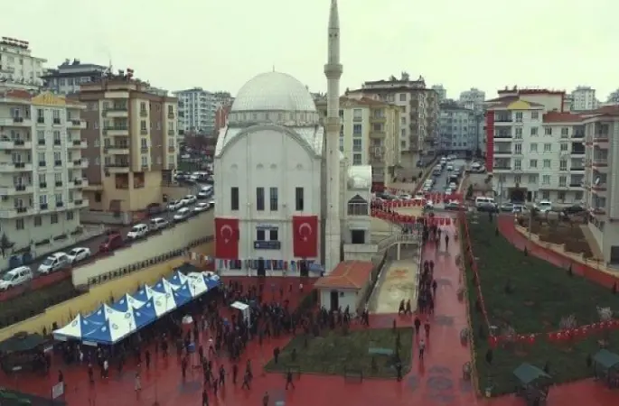 Yeditepe Dr. Oya-Lütfü Büyükuncu Camii Dualarla Açıldı
