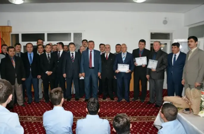 Burdur’da Din görevlilerin Belge Sevinci