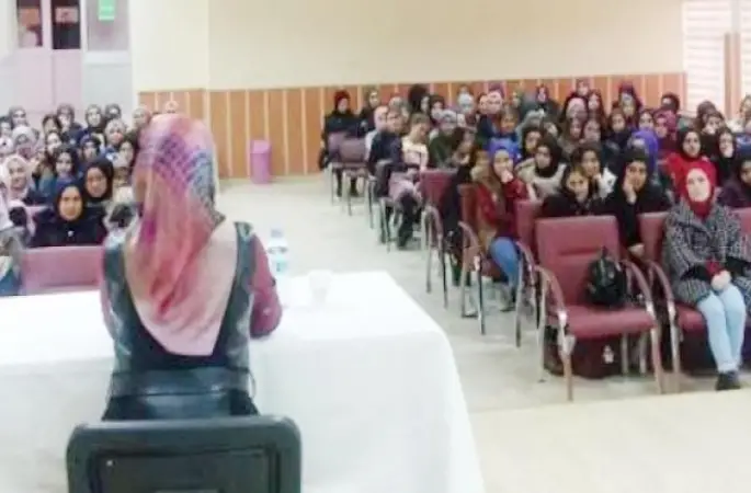 Ahlaklı Gençlik konulu Konferans ilgi gördü