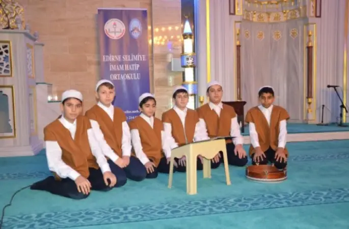 İmam Hatip Öğrencileri Ödüllendirildi