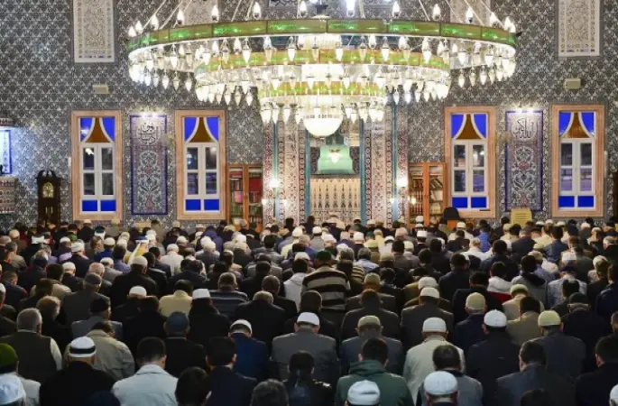 Erbaş, Denizli'de sabah namazında vatandaşlarla buluştu