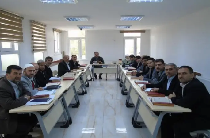 GAÜN İlahiyat Fakültesi Dekan Yardımcısından İmamlara Seminer