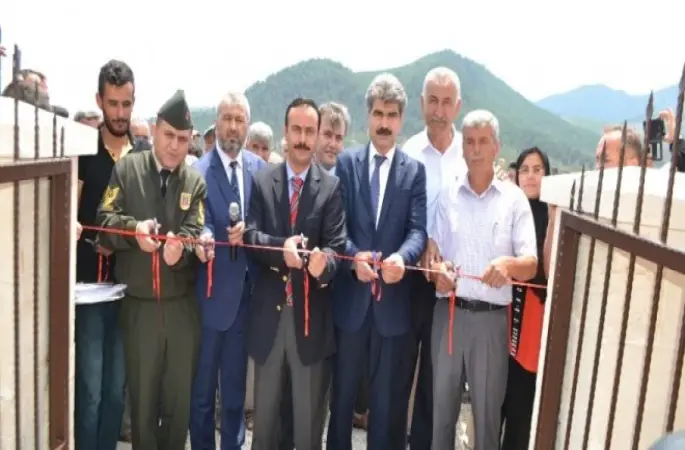 Ak Cami İbadete Açıldı