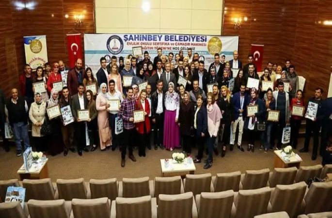 Evlilik Okulu İlk Mezunlarını verdi