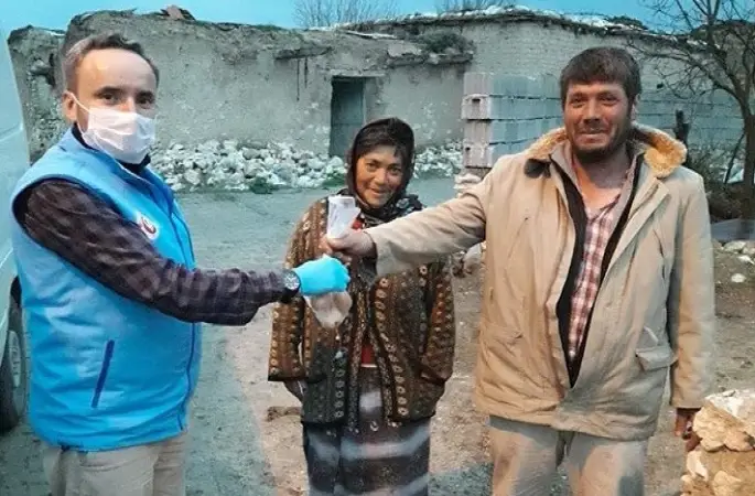 İMAMA DUYGULANDIRAN HEDİYE