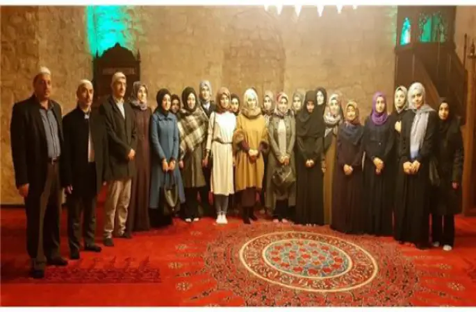 Tarihi Camide Sabah Namazı Buluşması