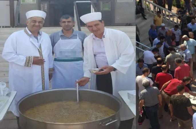 Çukurova’da Müftü İle İmam, Kendi Elleriyle Aşure İkram Etti.