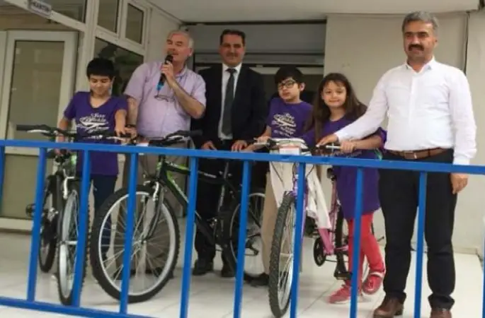 Çukurova Şehit Aytekin Kuru İmam Hatip Ortaokulu Öğrencilerine Ödül Yağdı