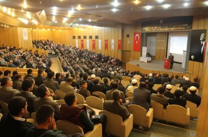 Şanlıurfa İl Müftülüğü Moral Ve Motivasyon Konulu Konferans düzenledi.
