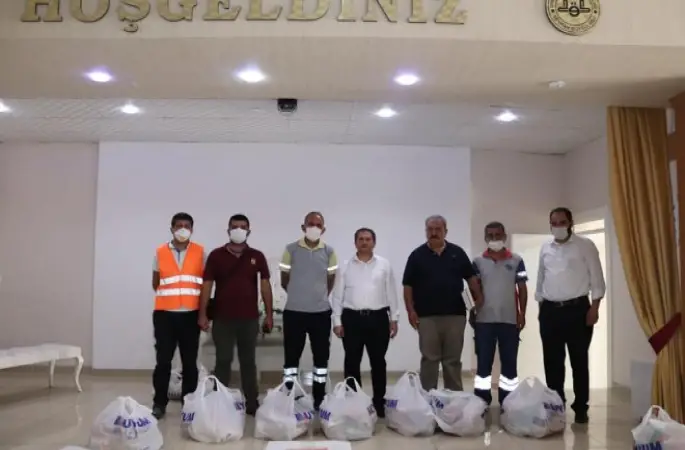 Seyhan'da ibadete açılacak camiler dezenfekte ediliyor