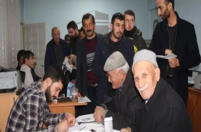 Van’da 3 binden fazla kişi ilk defa hac kaydı yaptırdı