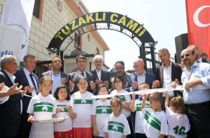 Bursa'da Tuzaklı Camii ibadete açıldı