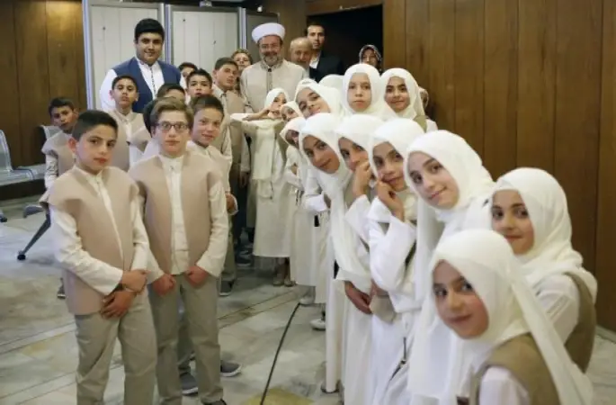 Görmez, Suriyeli öğrencilerin mezuniyet törenine katıldı...