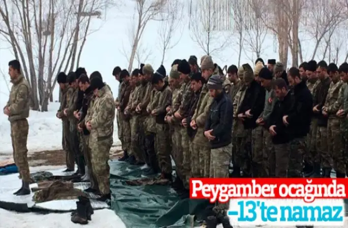 Peygamber Ocağında -13'te Namaz